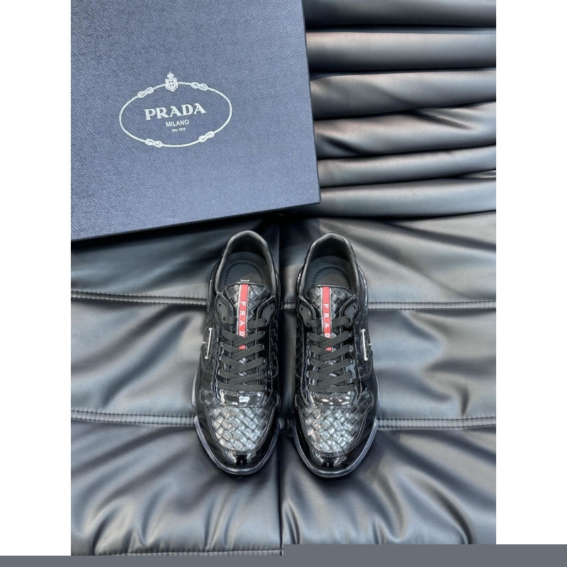 Pra*a casual shoes
